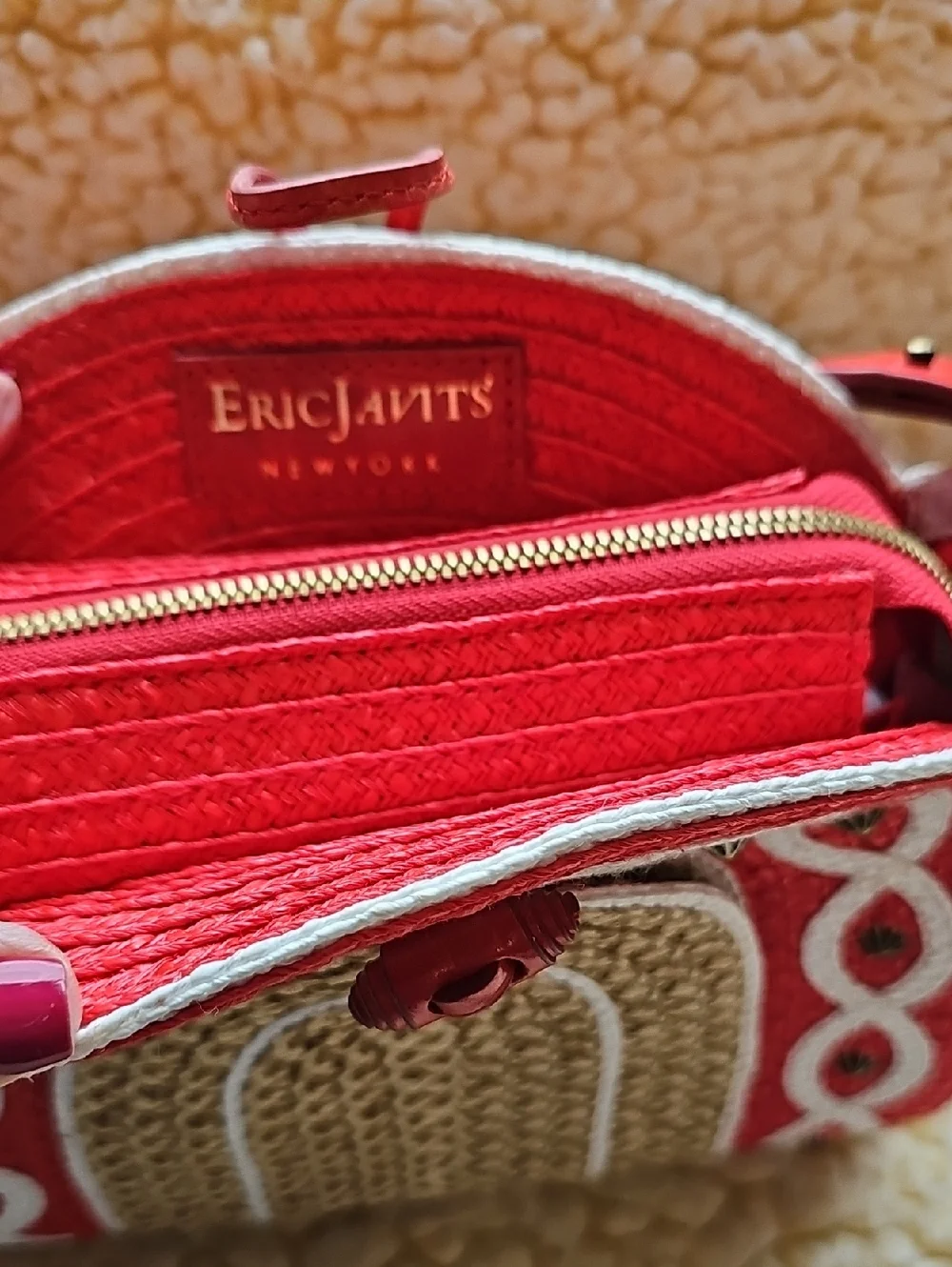 Eric Javits Red and Natural Woven Crossbody Bag 9" W N 9" Deep - Picture 2 of 2